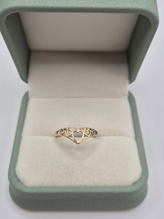 9ct gold heart wishbone ring