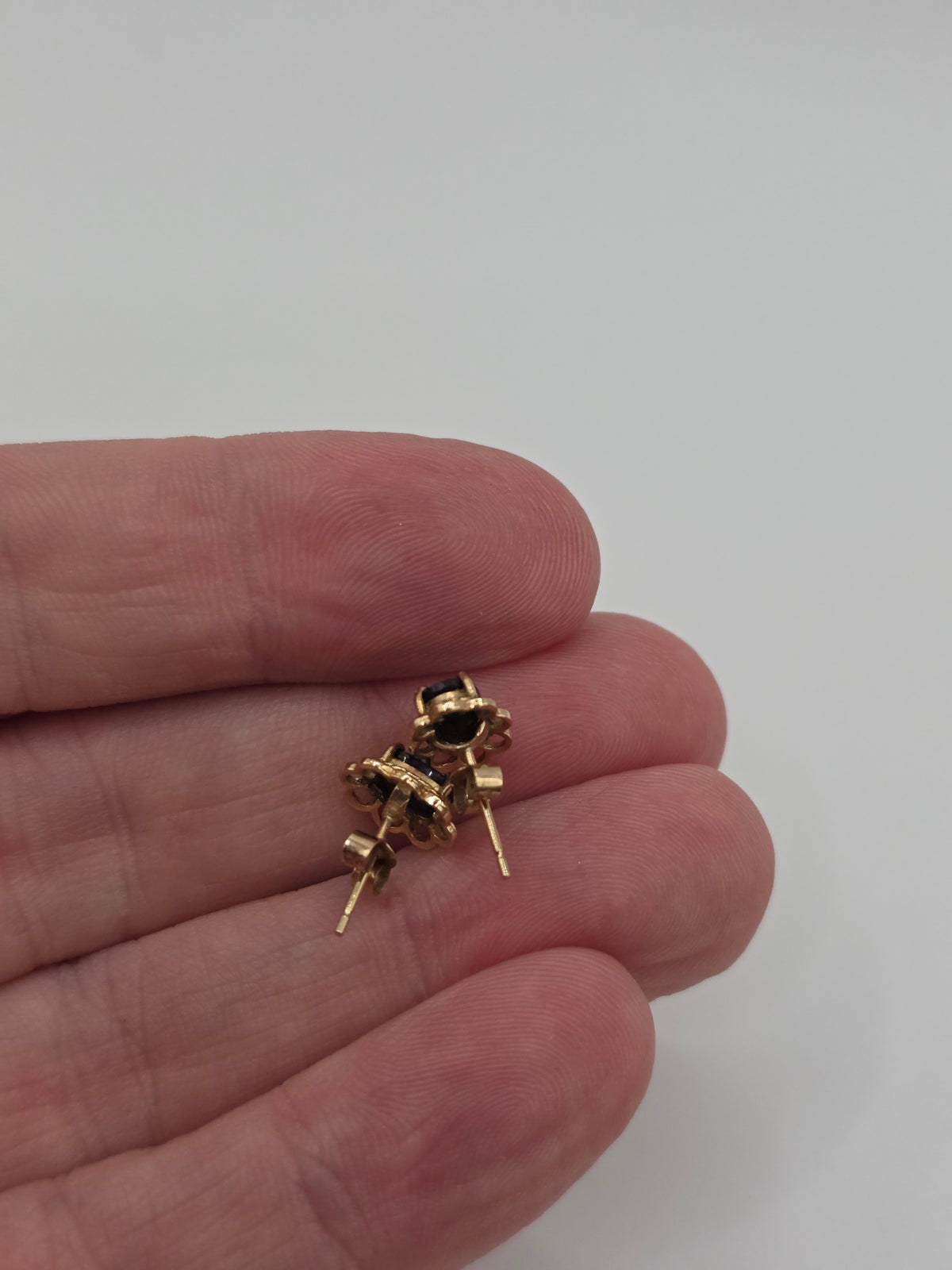9ct gold sapphire earrings