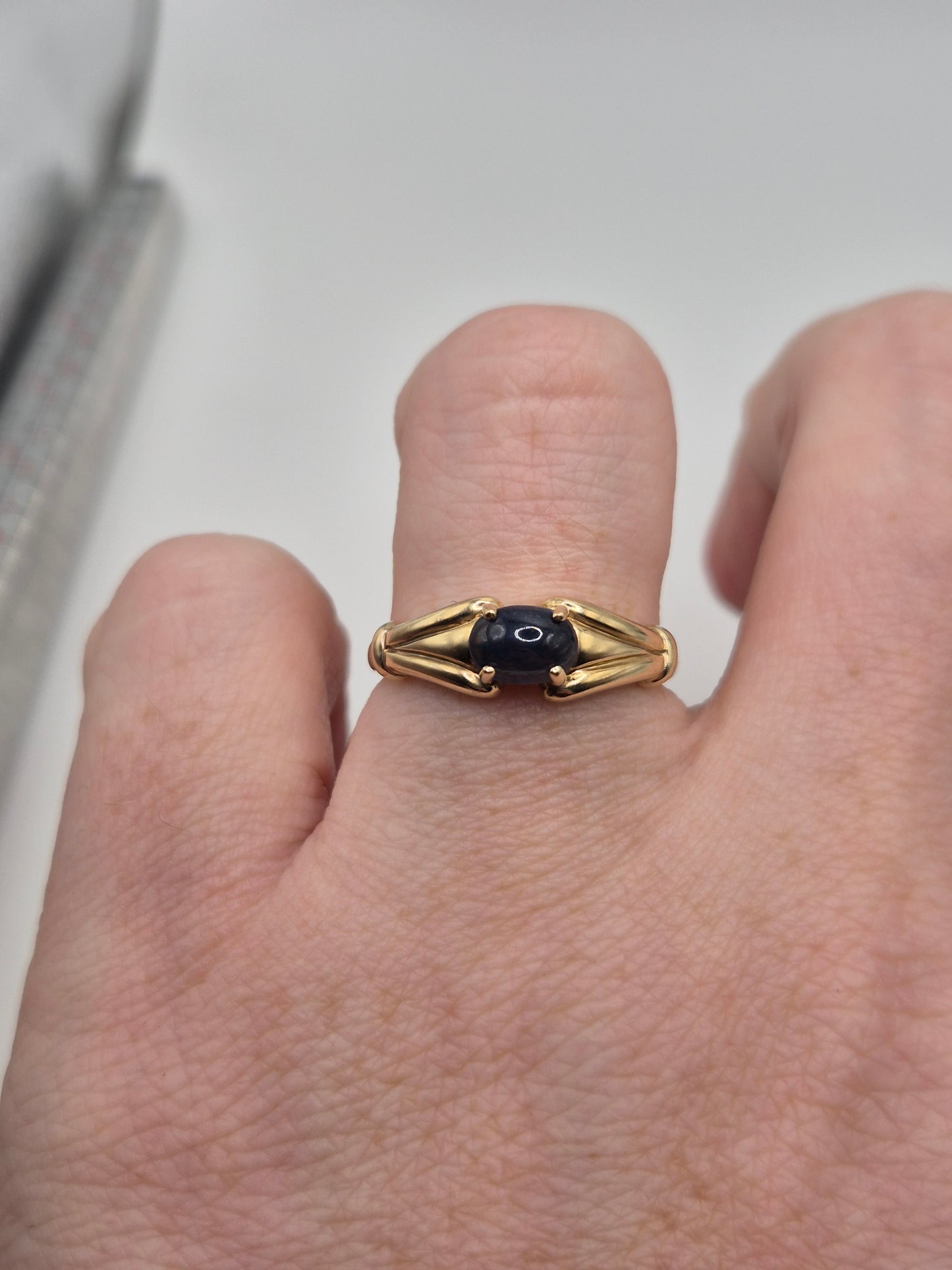 9ct gold sapphire ring