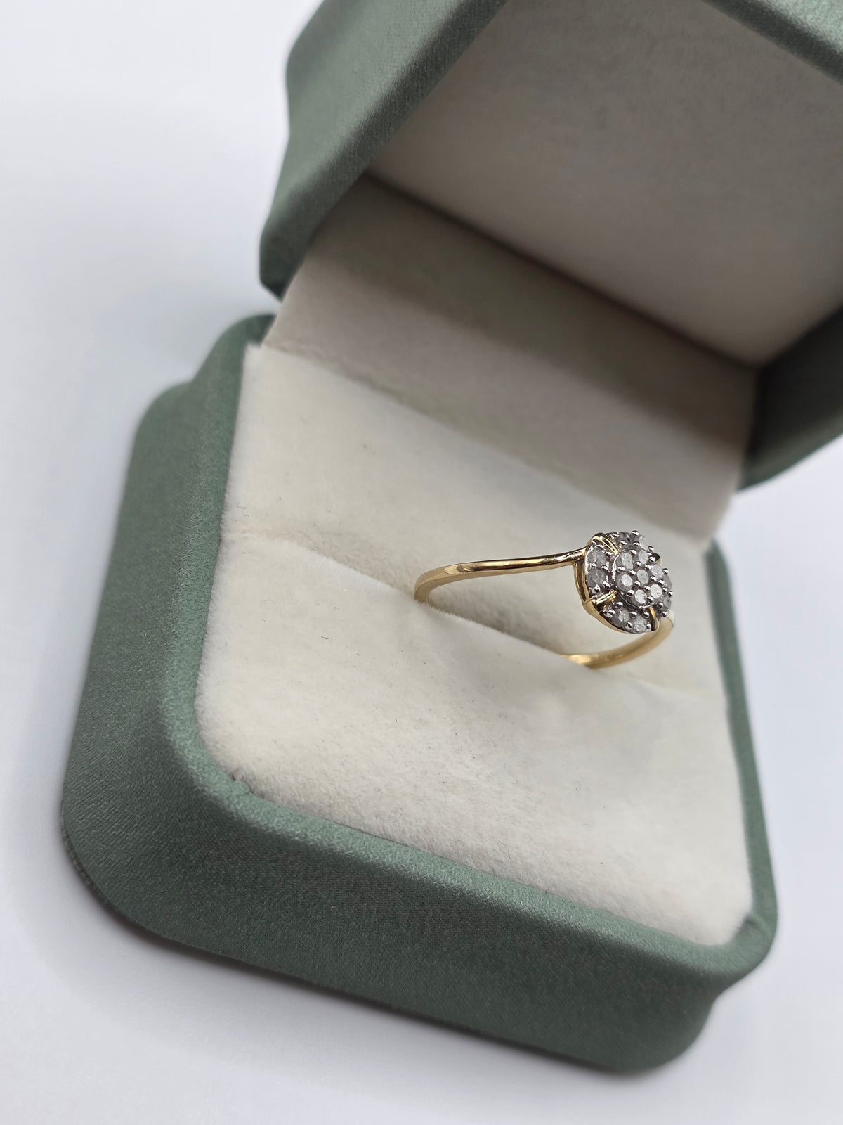 9ct gold diamond cluster ring