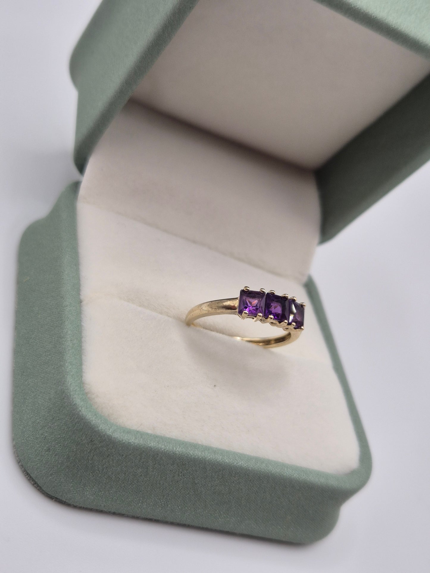 9ct gold amethyst ring