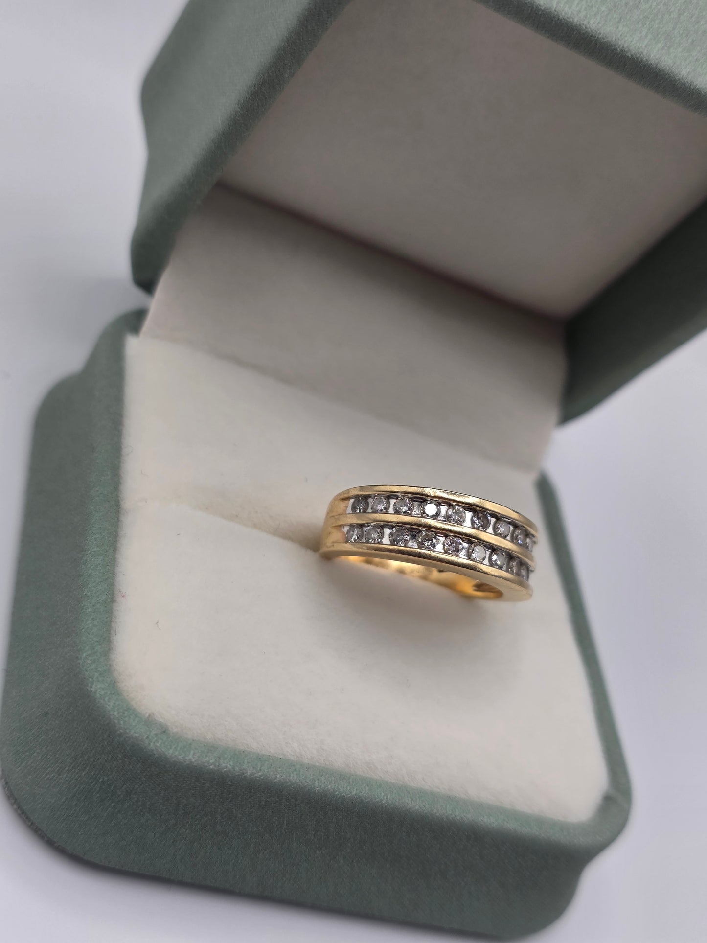 9ct gold diamond ring