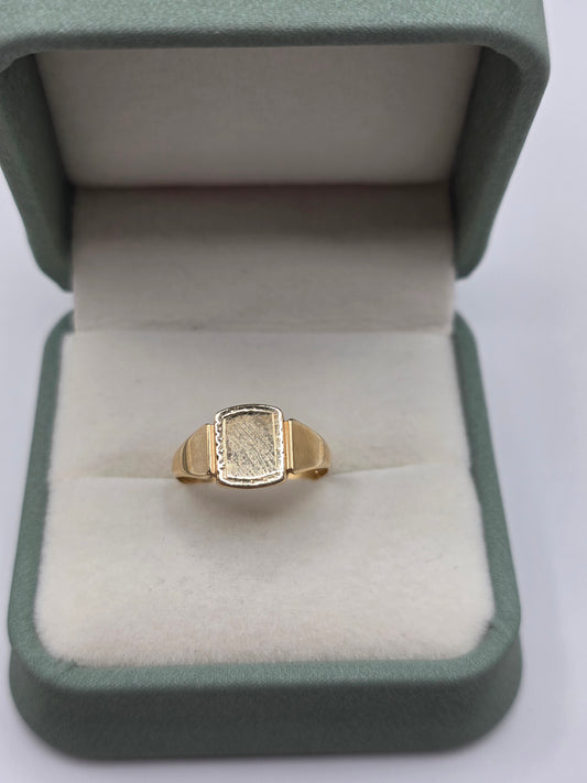 9ct gold signet ring