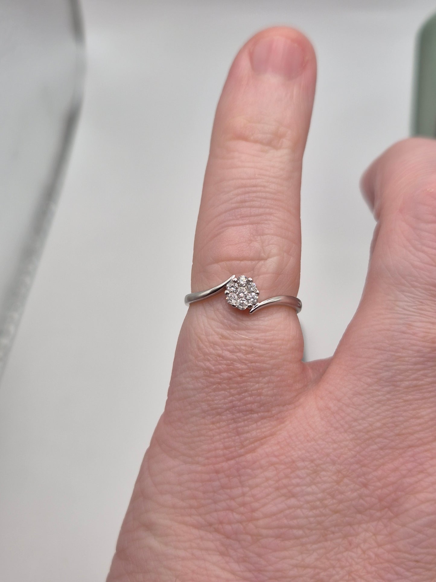 9ct white gold diamond cluster ring