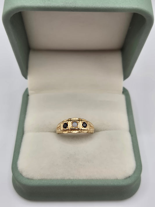 9ct gold sapphire and opal ring