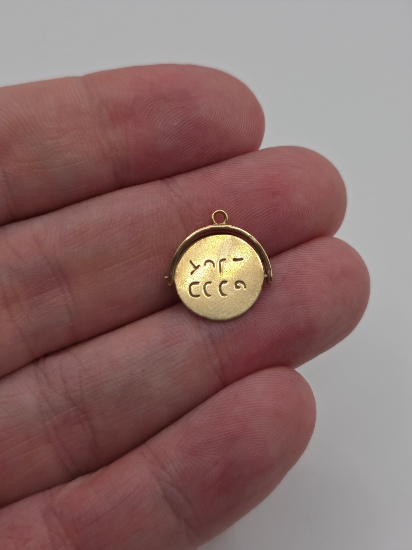 9ct gold good luck spinning charm