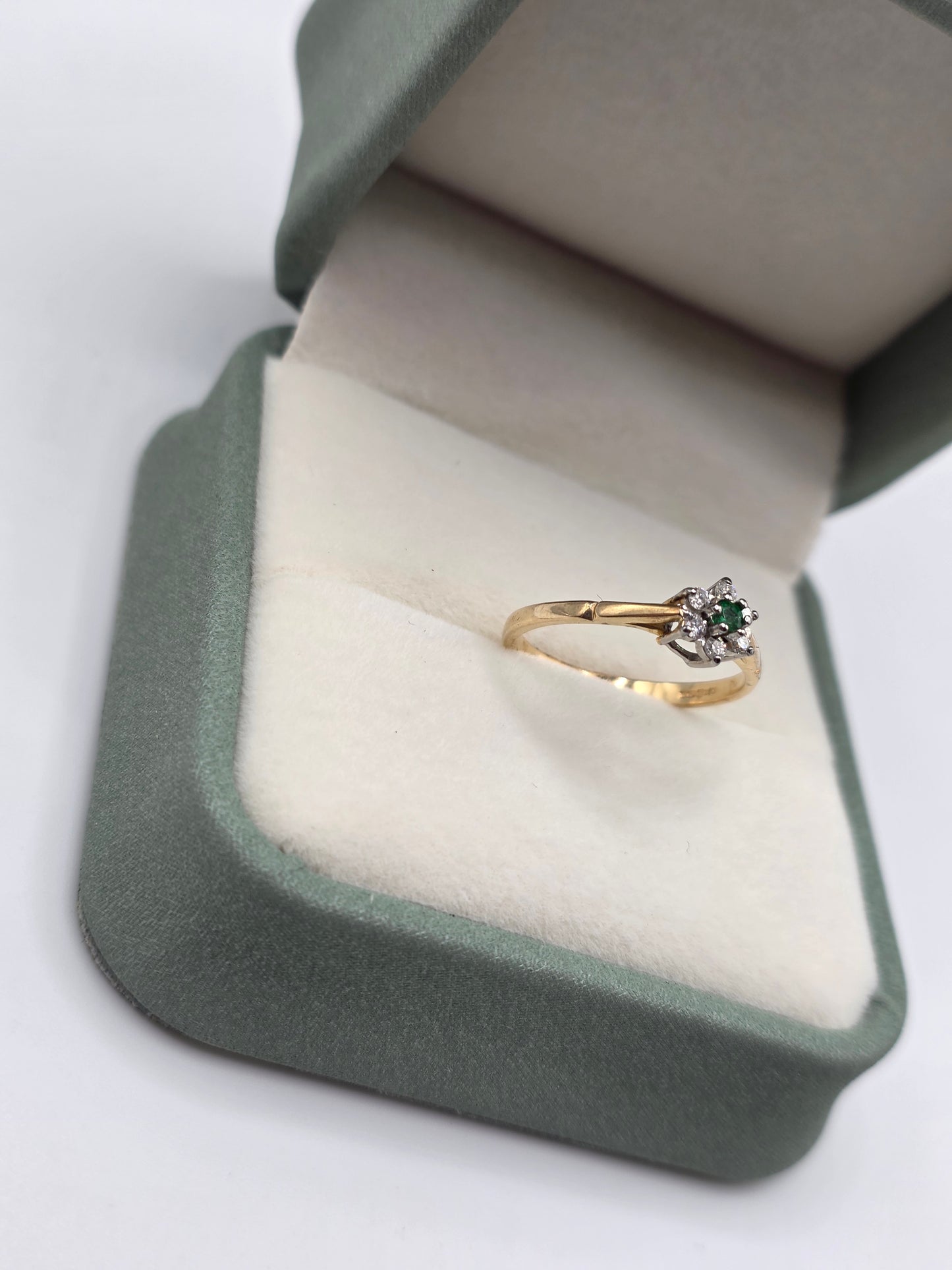 9ct gold emerald and diamond ring