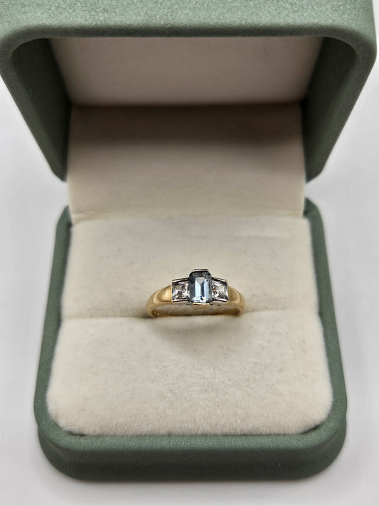 9ct gold topaz and cz ring