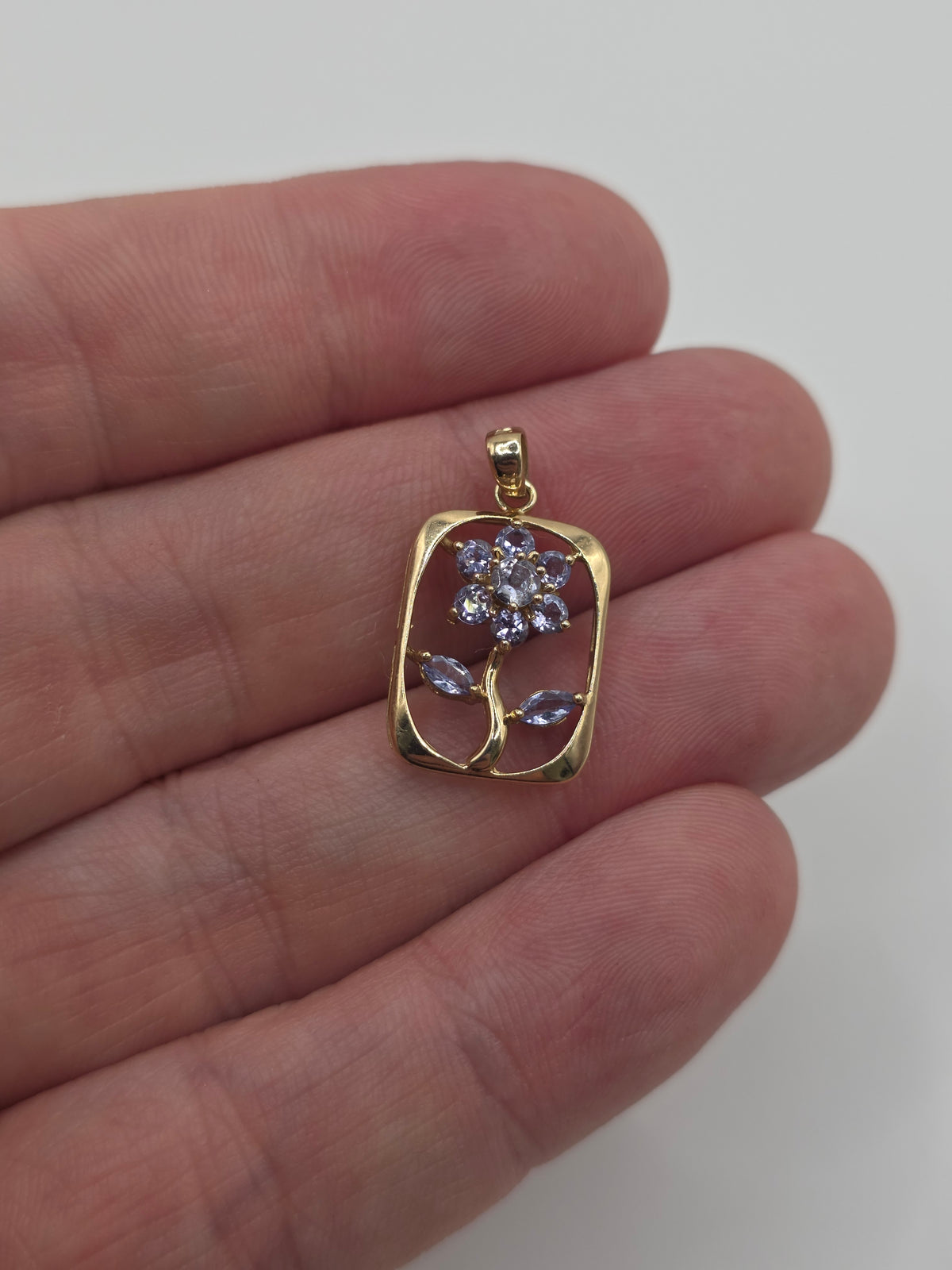 9ct gold tanzanite floral pendant