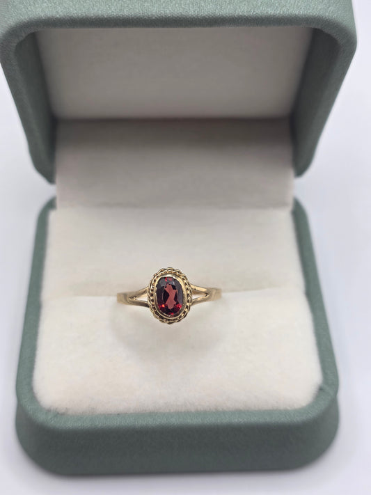 9ct gold tourmaline ring