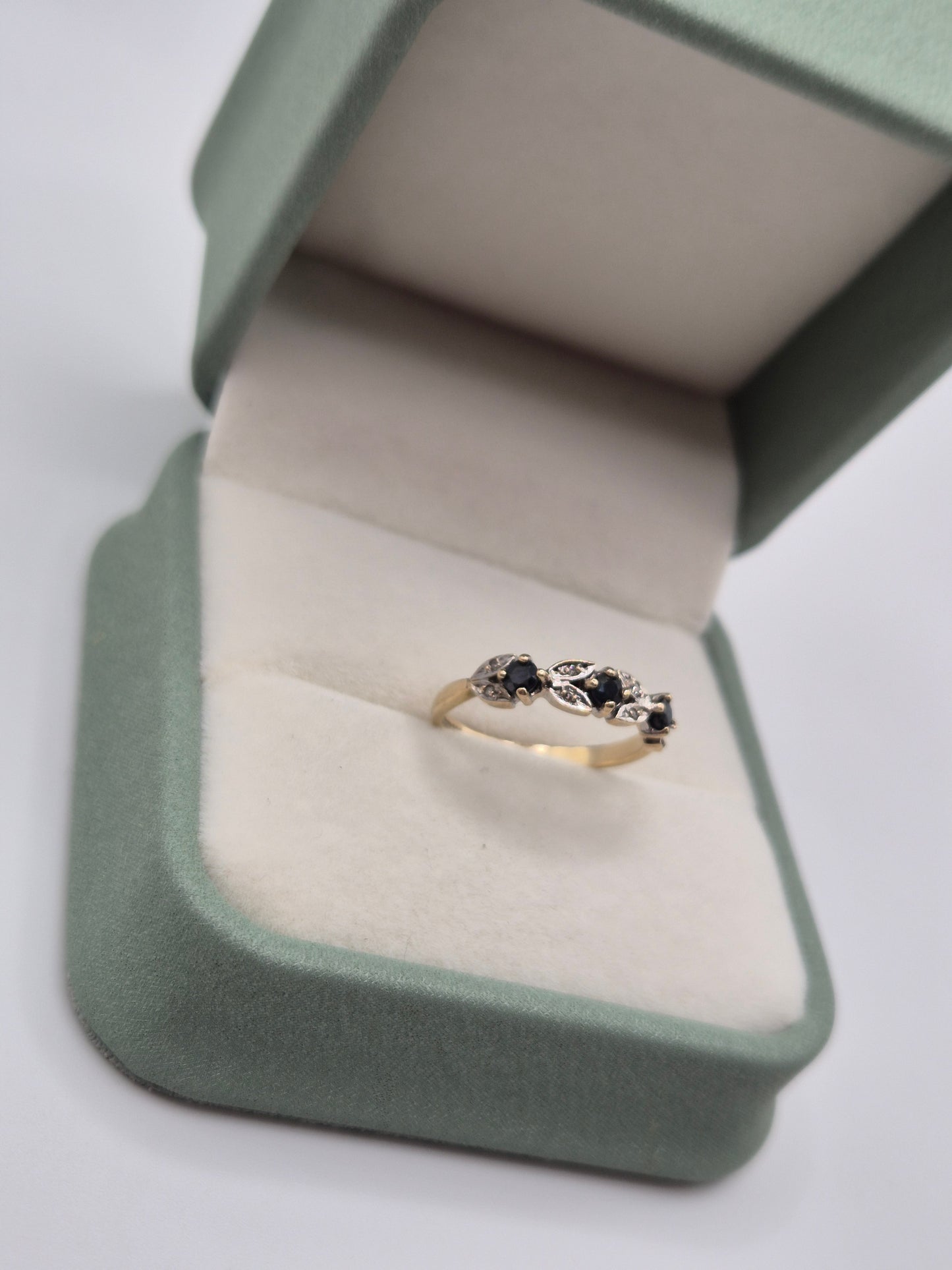 9ct gold sapphire and diamond ring