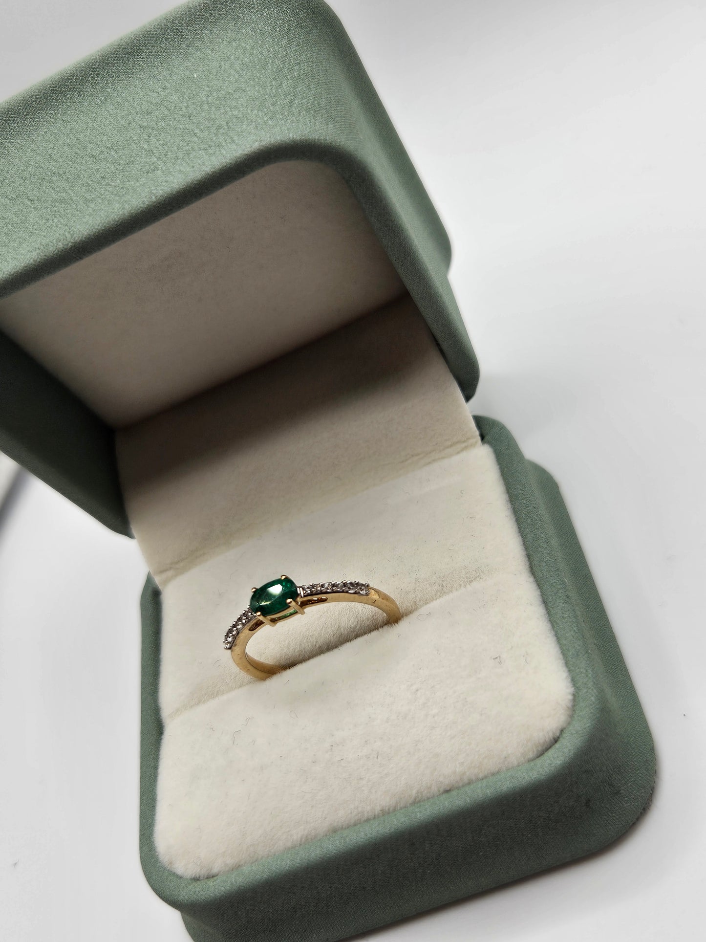 9ct gold emerald and zircon ring