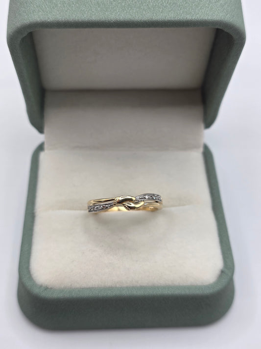9ct gold diamond ring