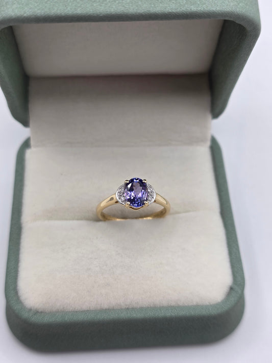 9ct gold tanzanite and diamond ring