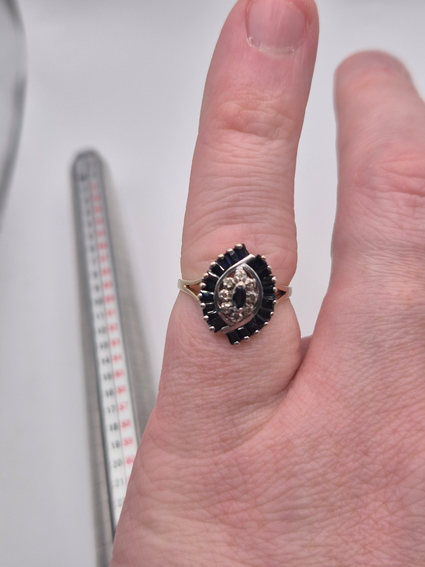 9ct gold sapphire and diamond ring