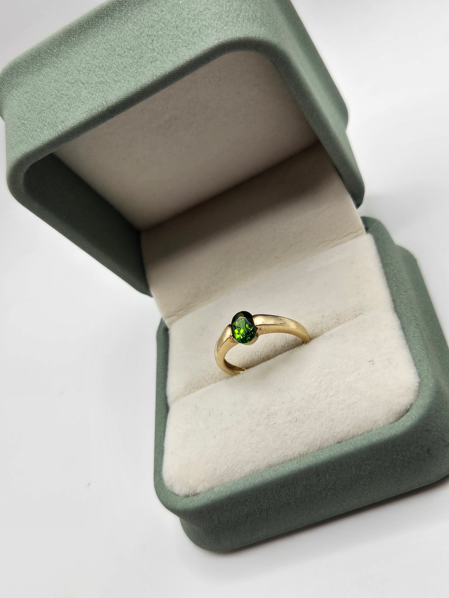 9ct gold diopside ring