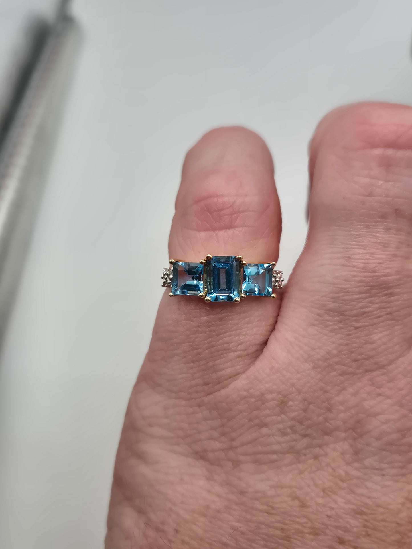 9ct gold topaz and diamond ring