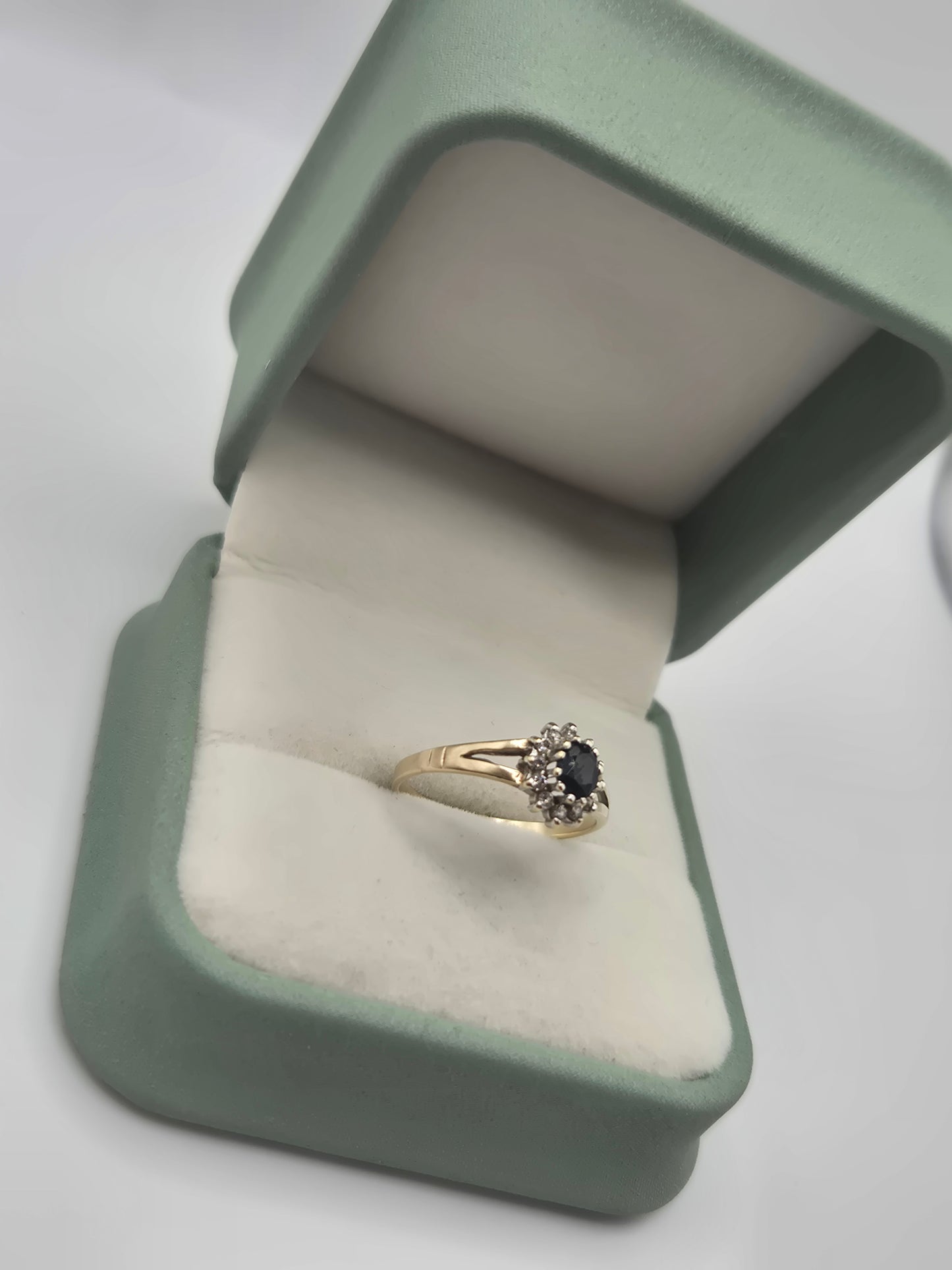 9ct gold sapphire and cz ring