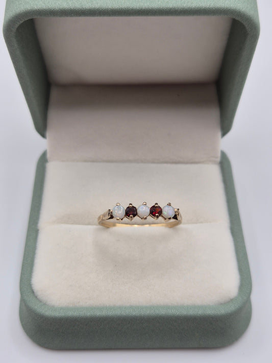 9ct gold opal and garnet ring