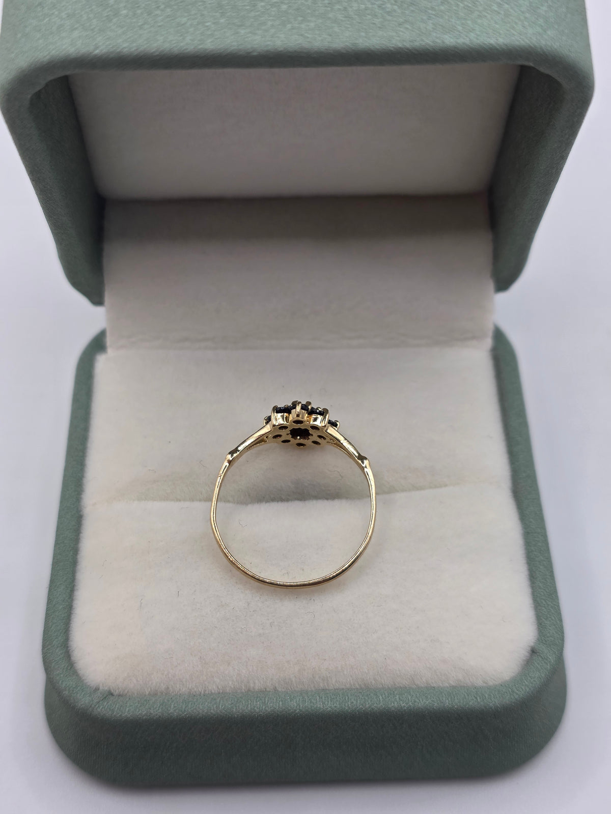 9ct gold sapphire ring