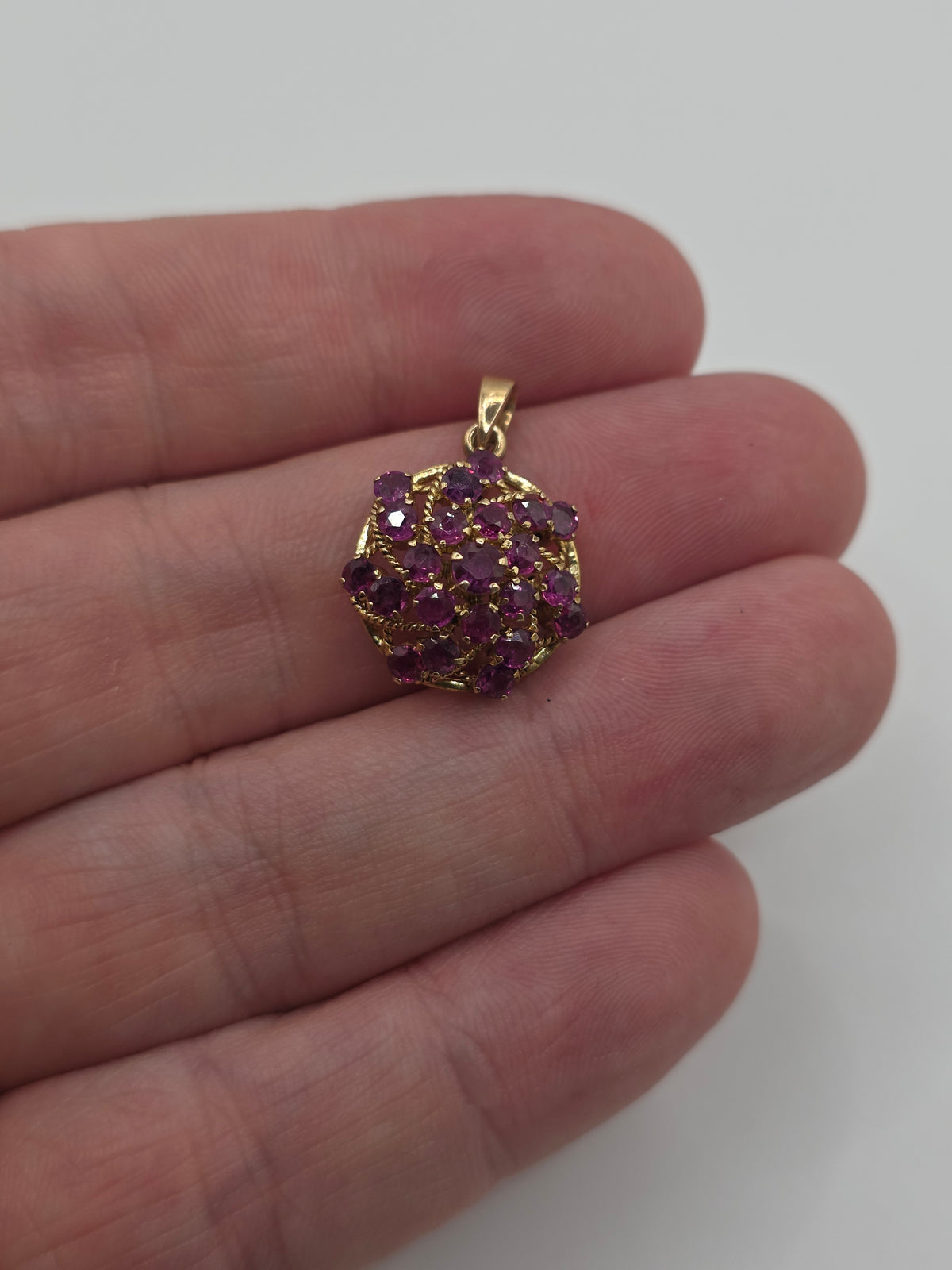 9ct gold ruby cluster pendant