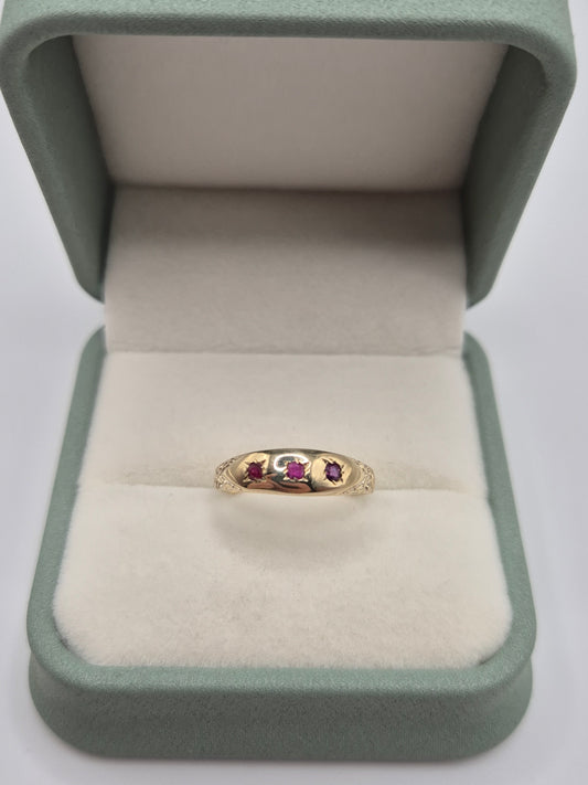 9ct gold engraved ruby gypsy ring