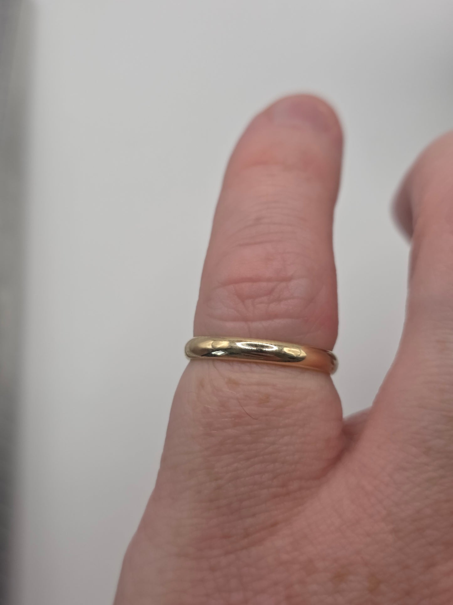 9ct gold band ring