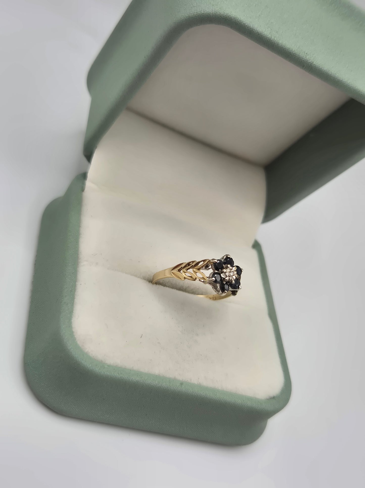 9ct gold sapphire and diamond ring