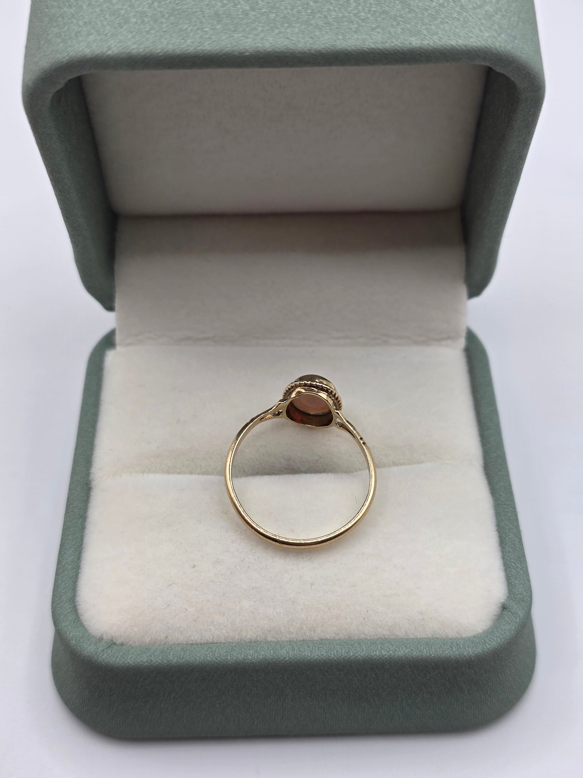 9ct gold opal ring