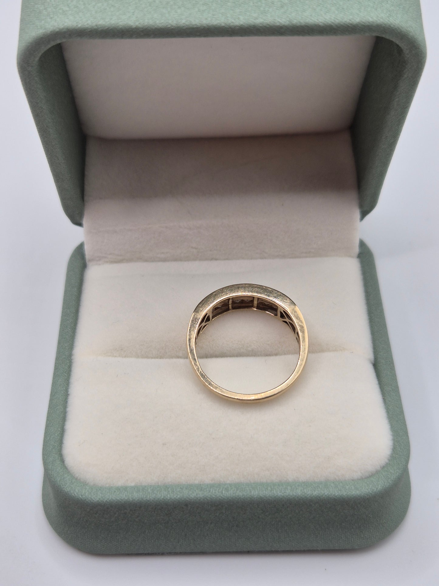 9ct gold diamond ring