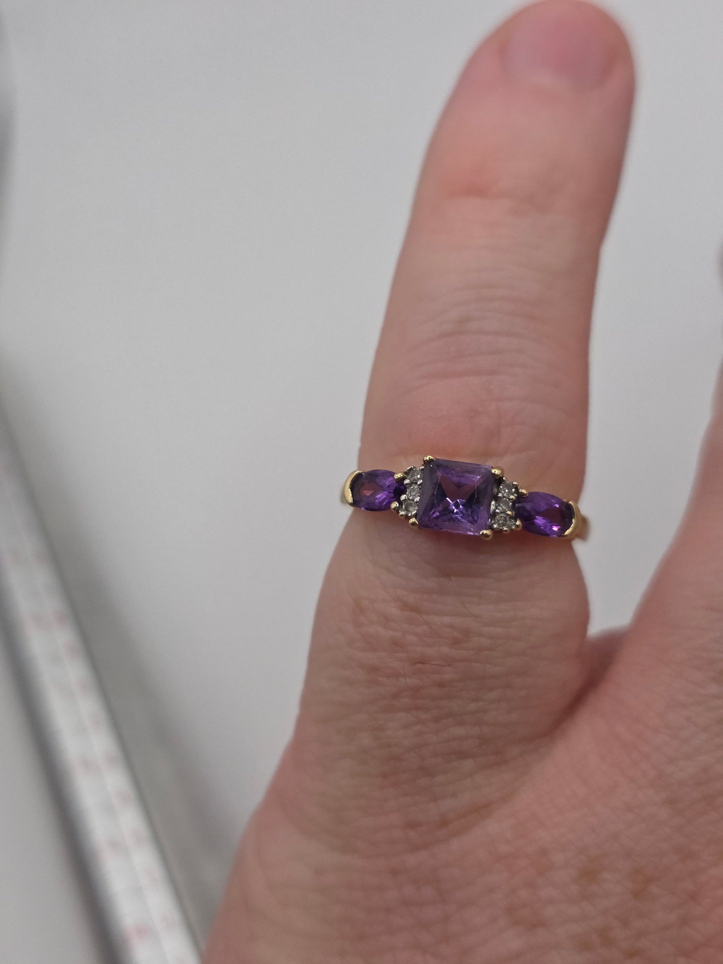 9ct gold amethyst and diamond ring