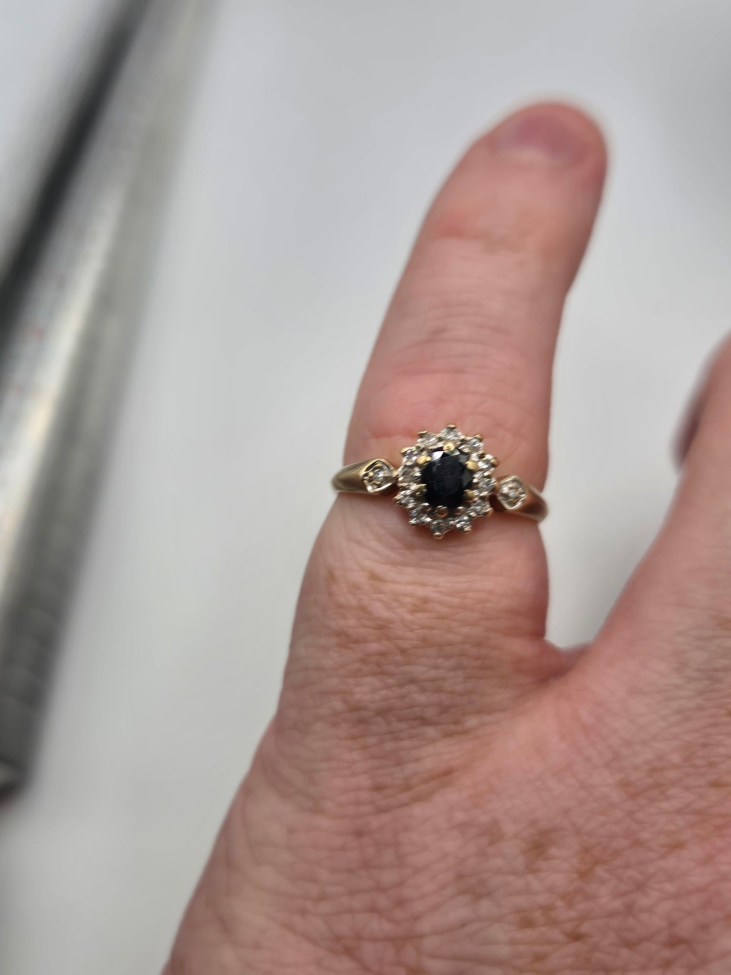 9ct gold sapphire and diamond ring