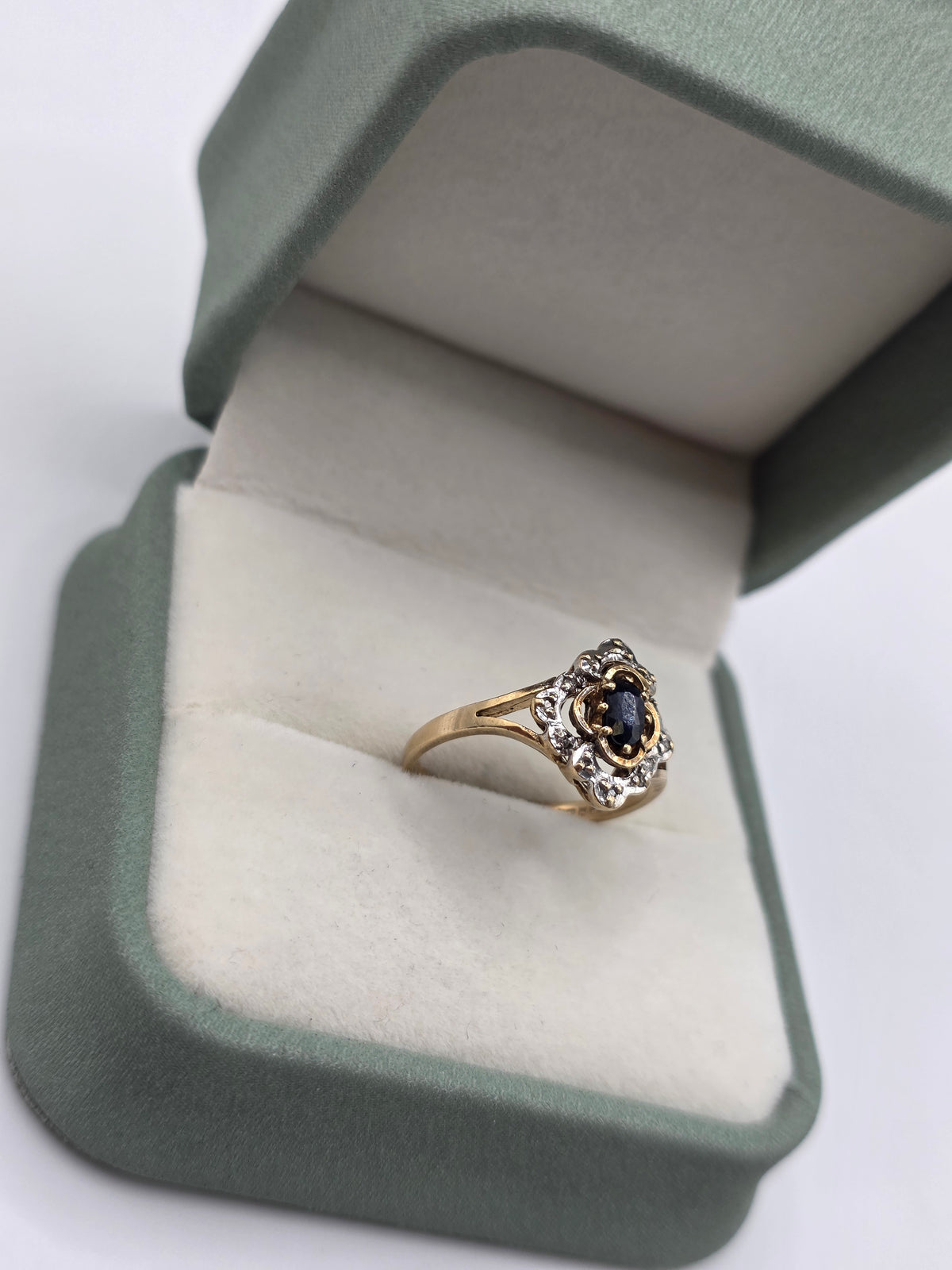 9ct gold sapphire and diamond ring