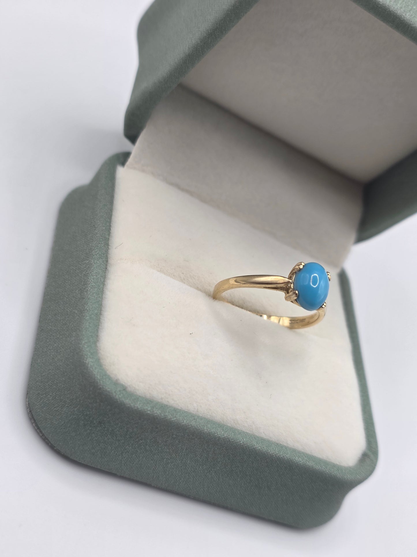 9ct gold turquoise ring