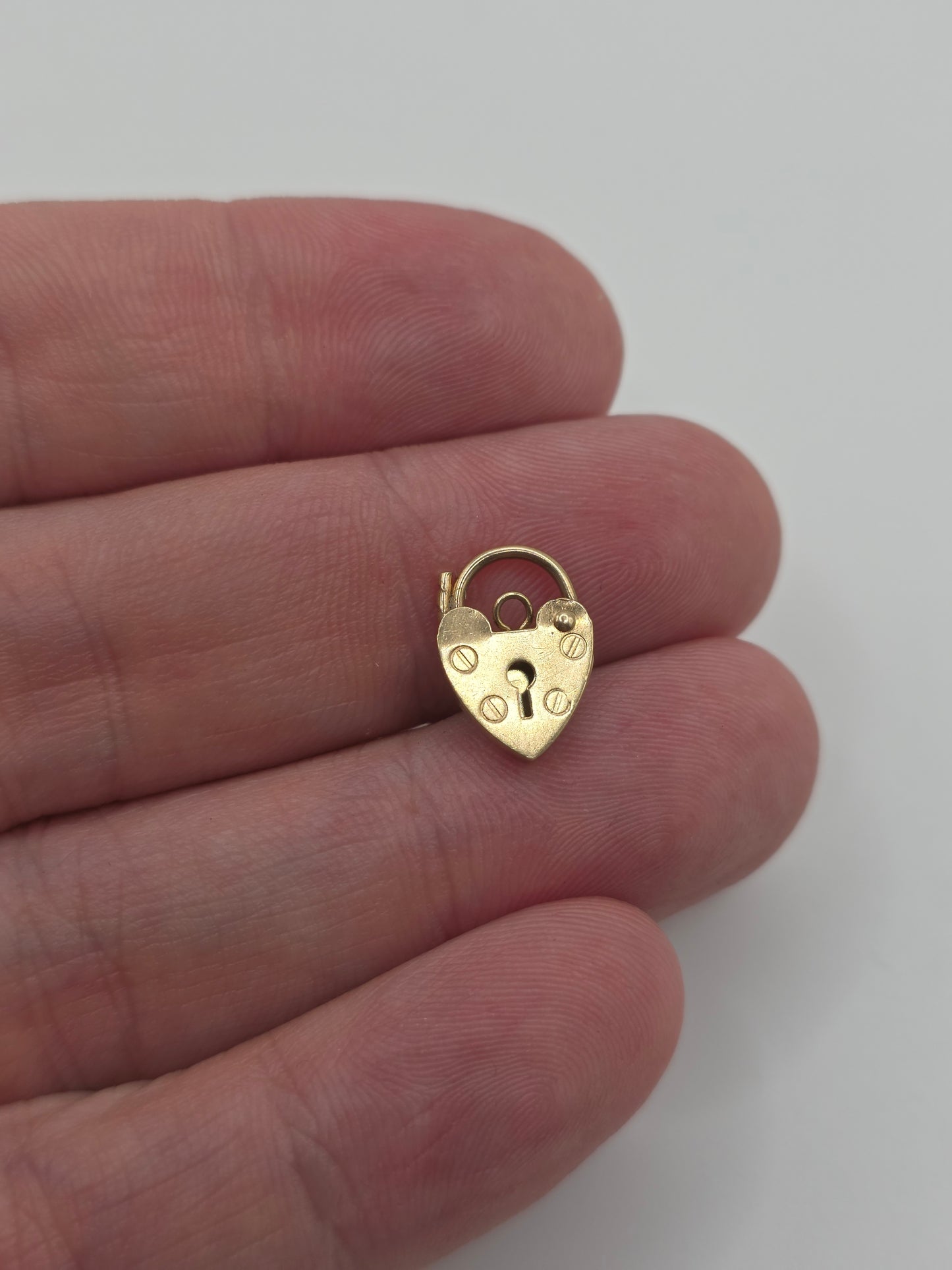 9ct gold padlock 15