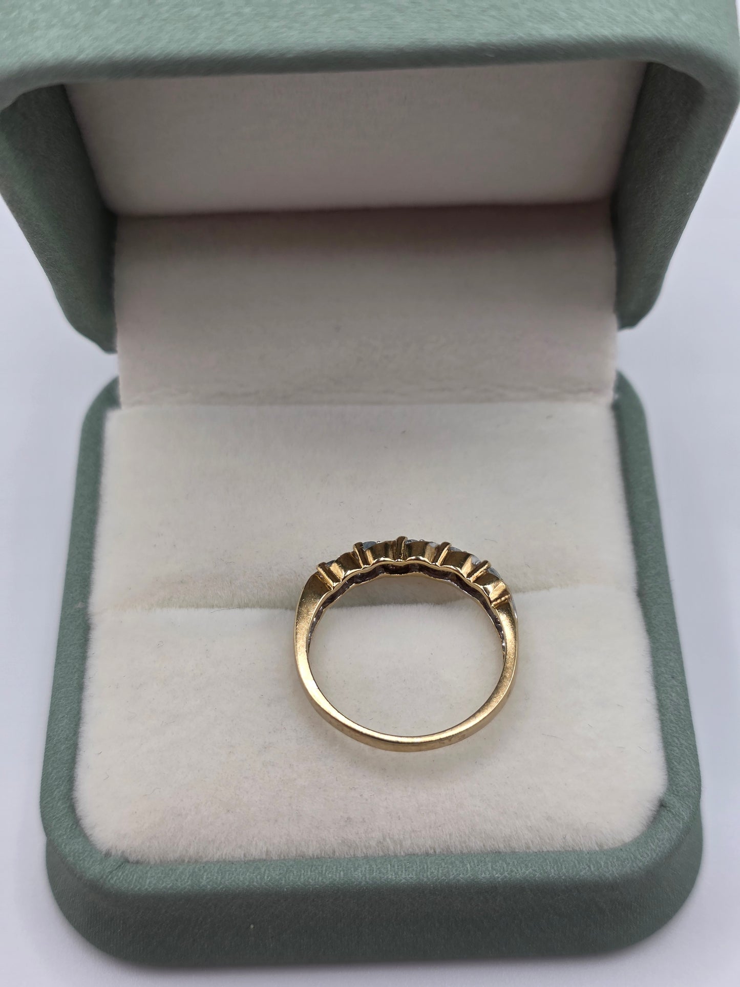 9ct gold aquamarine and diamond ring