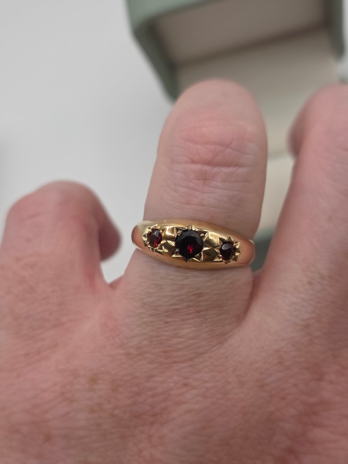 9ct gold garnet gypsy ring