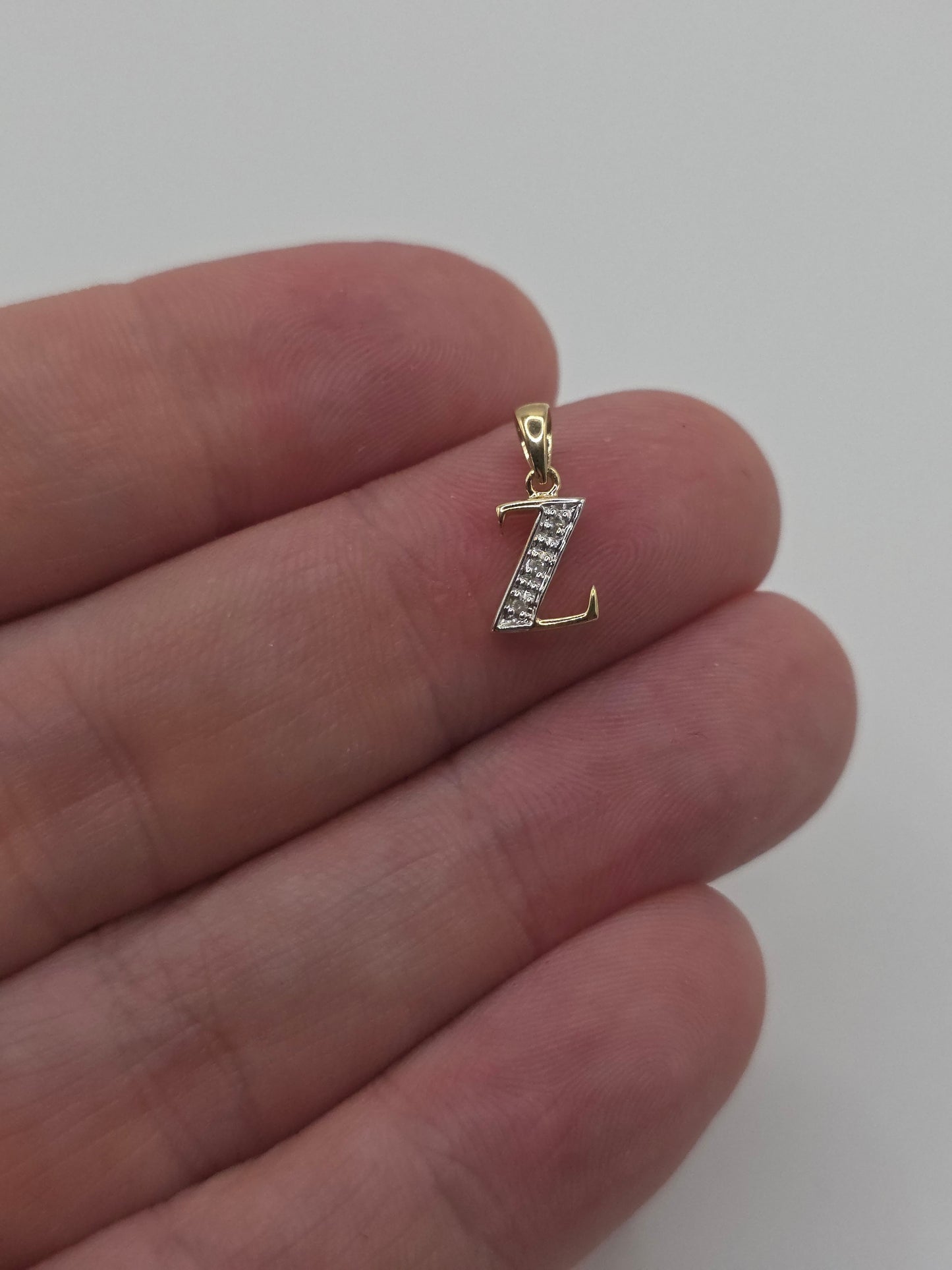 9ct gold diamond initial Z pendant