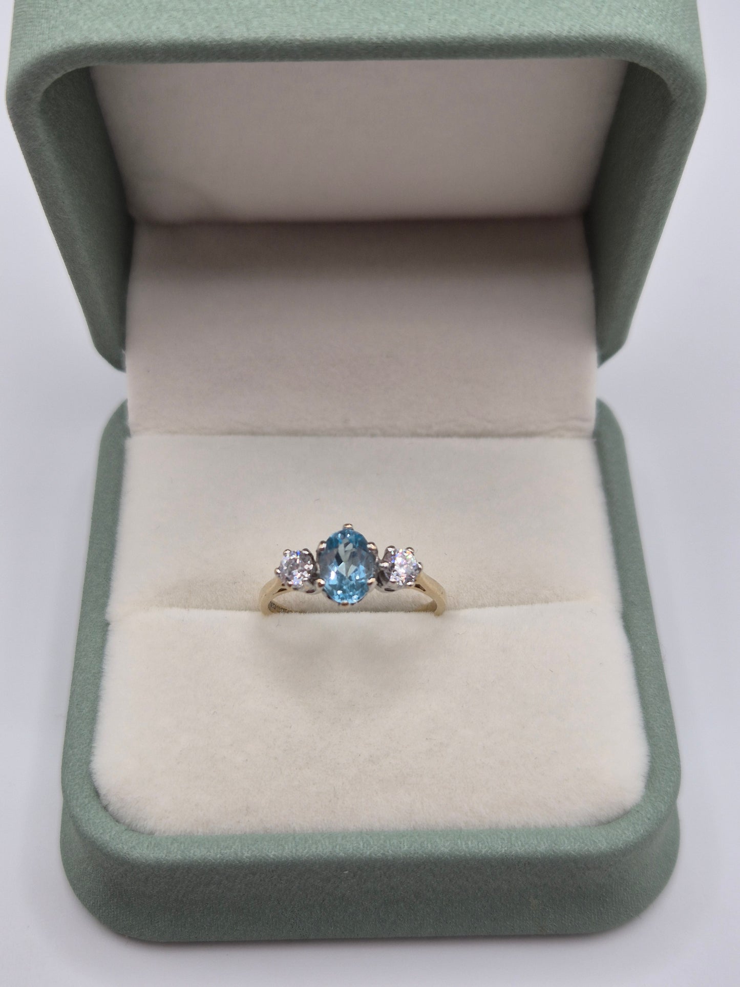 9ct gold topaz and cz ring
