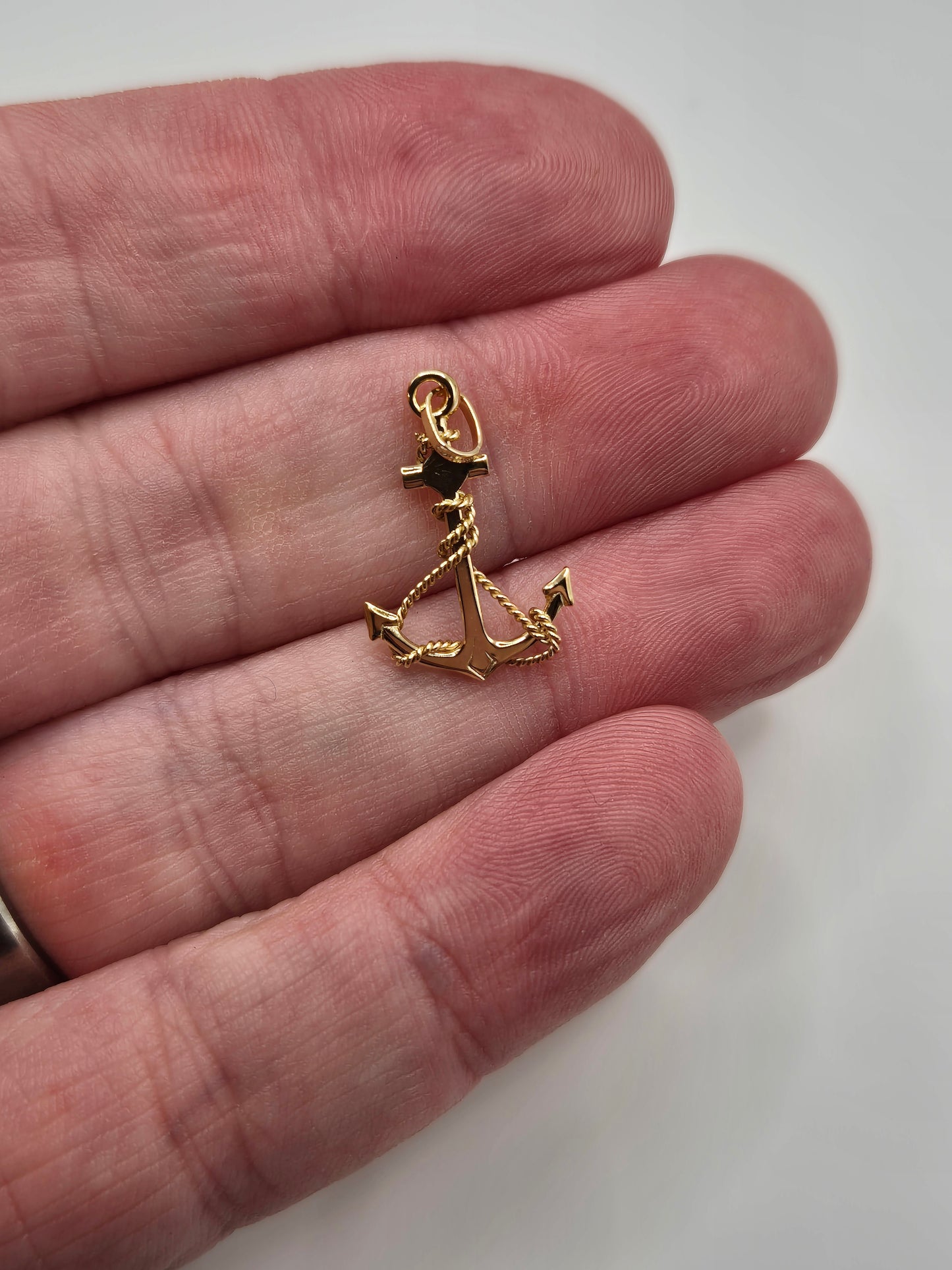 9ct gold anchor charm pendant