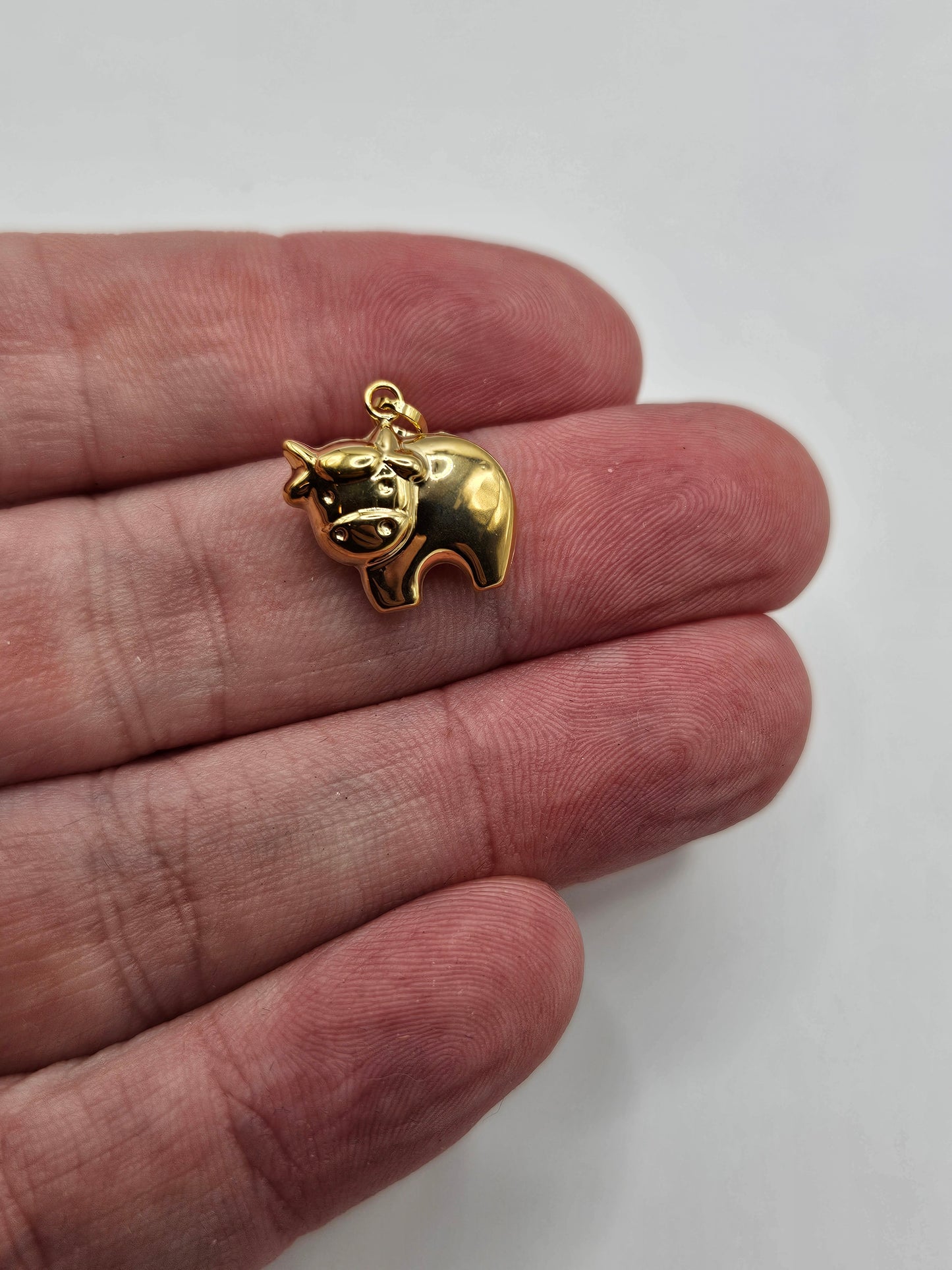 9ct gold cow charm