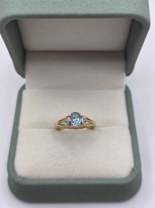 9ct gold aquamarine and diamond ring