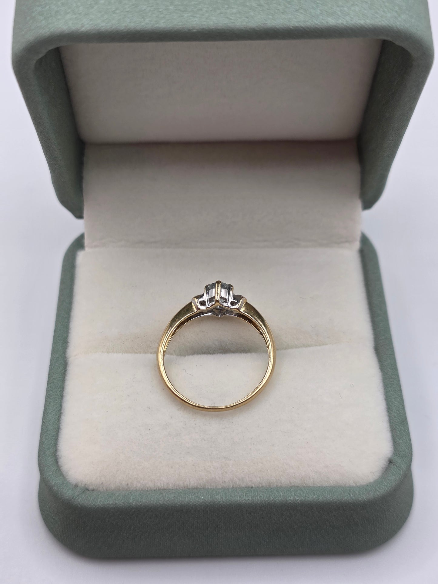9ct gold aquamarine and diamond ring