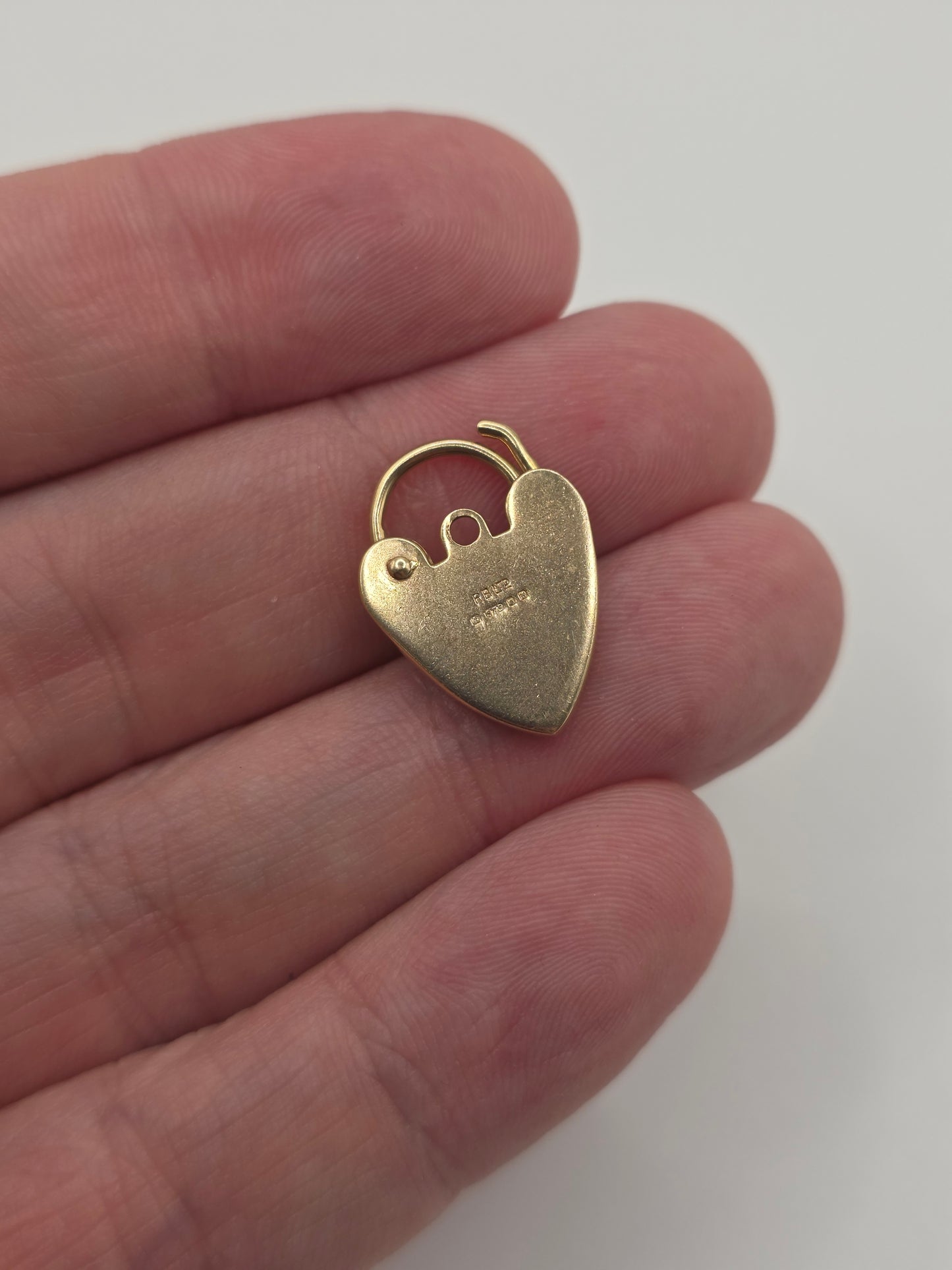 9ct gold padlock 4