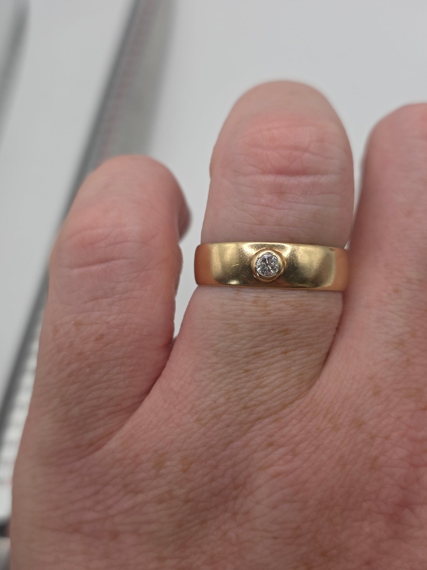 9ct gold diamond ring