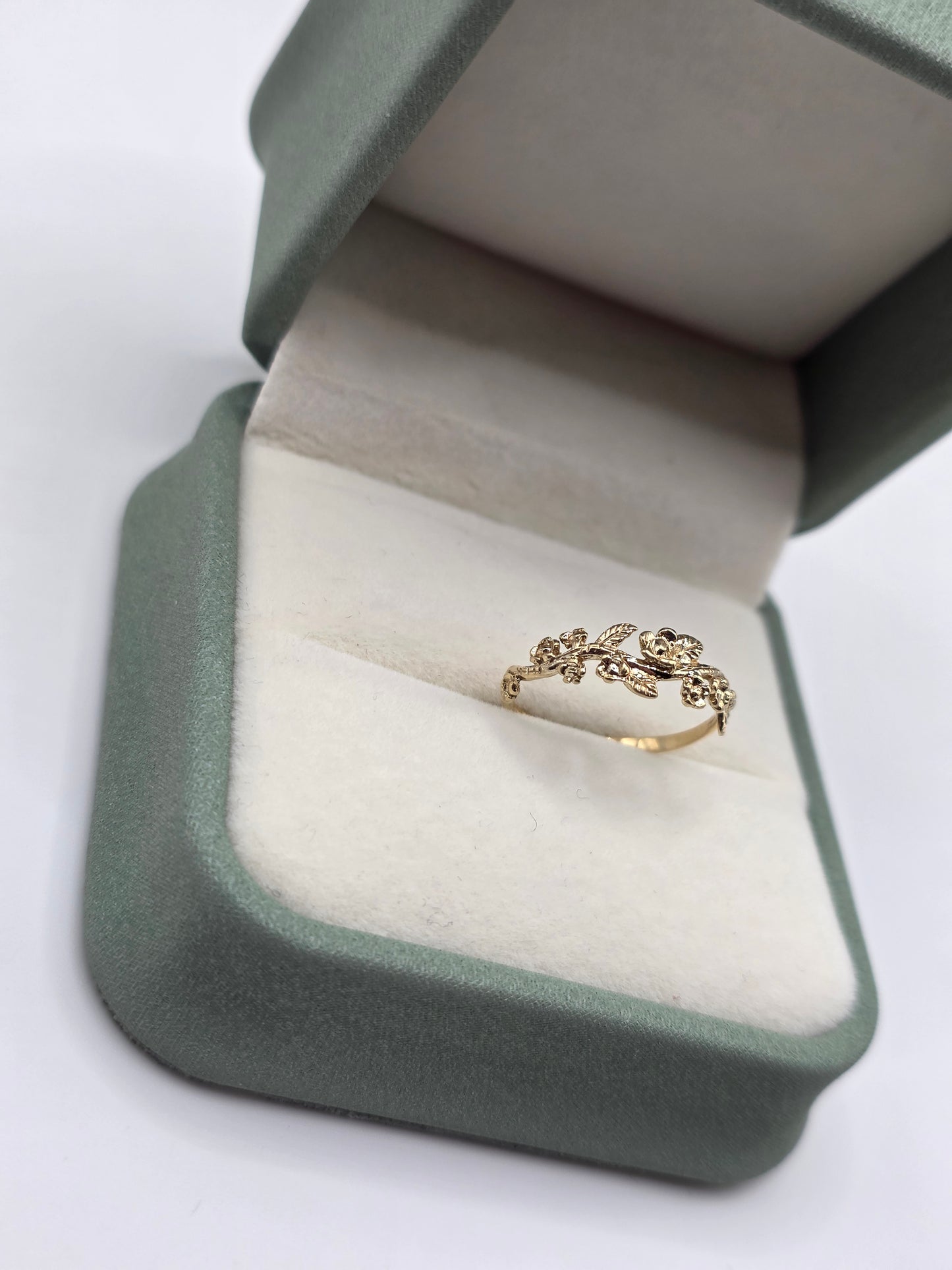 9ct gold forget me not ring