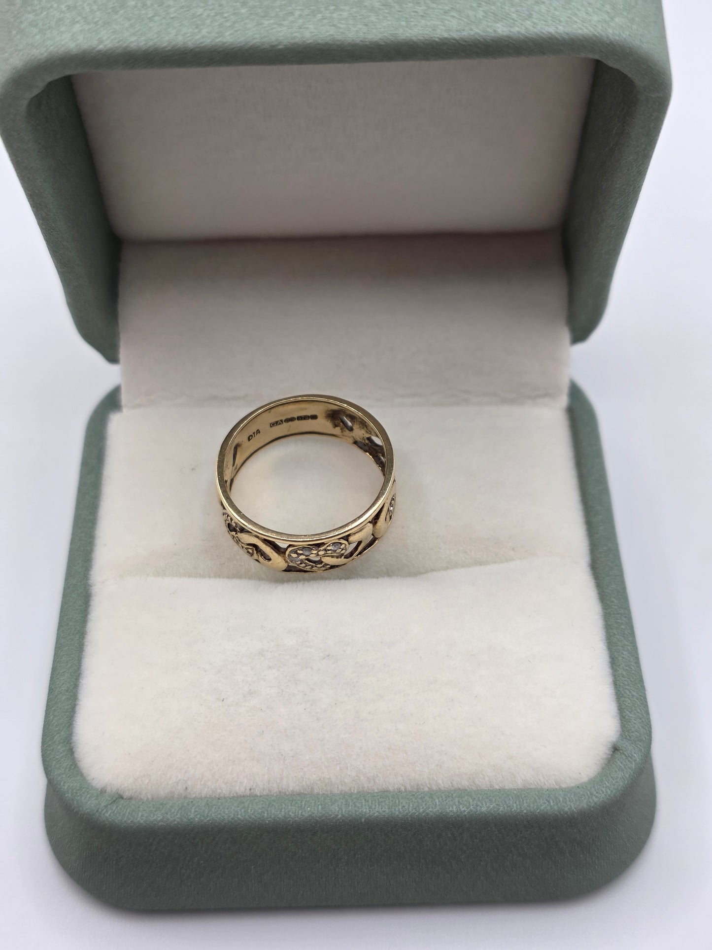 9ct gold diamond heart ring