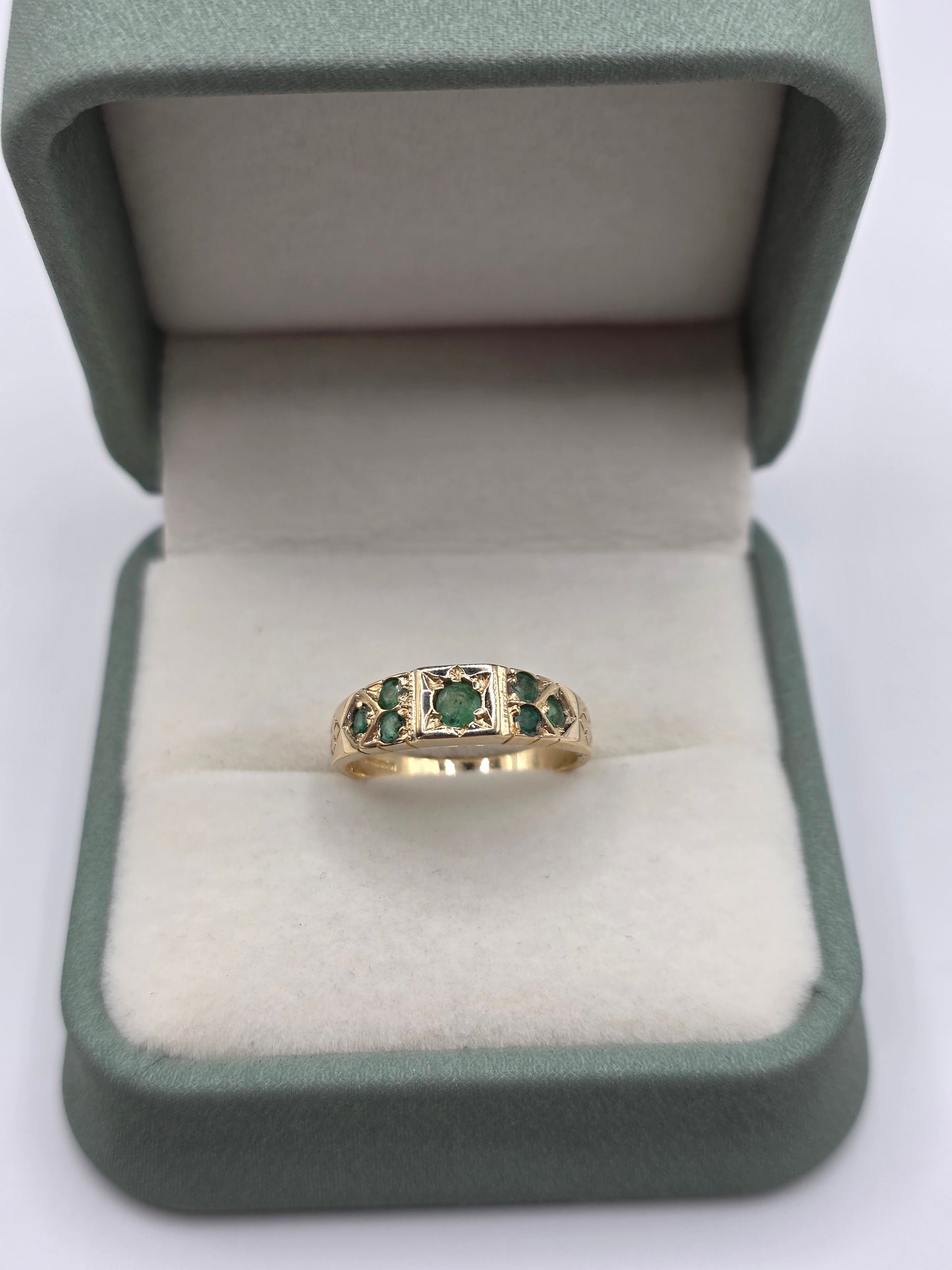 9ct gold emerald ring