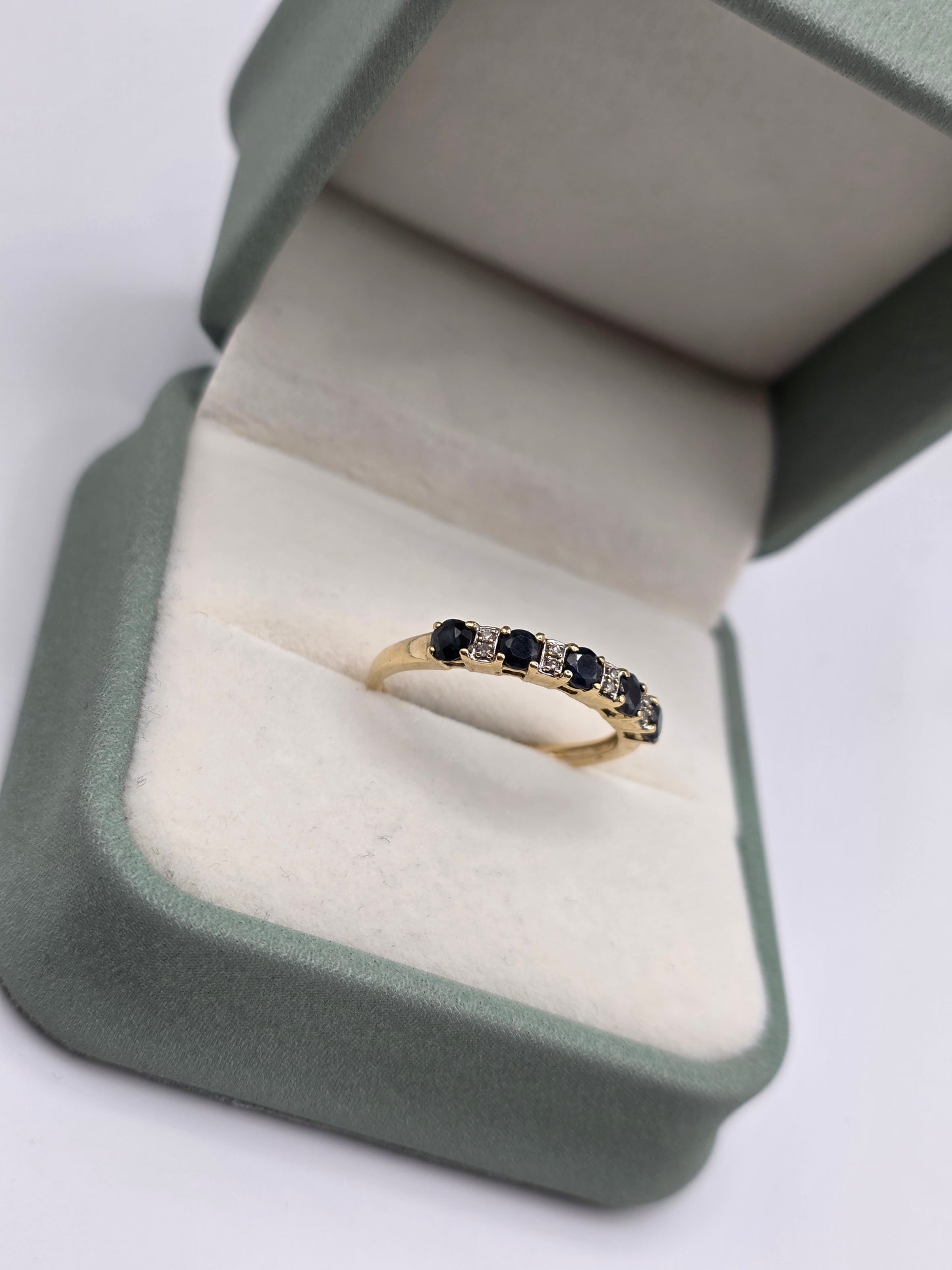 9ct gold sapphire and diamond ring