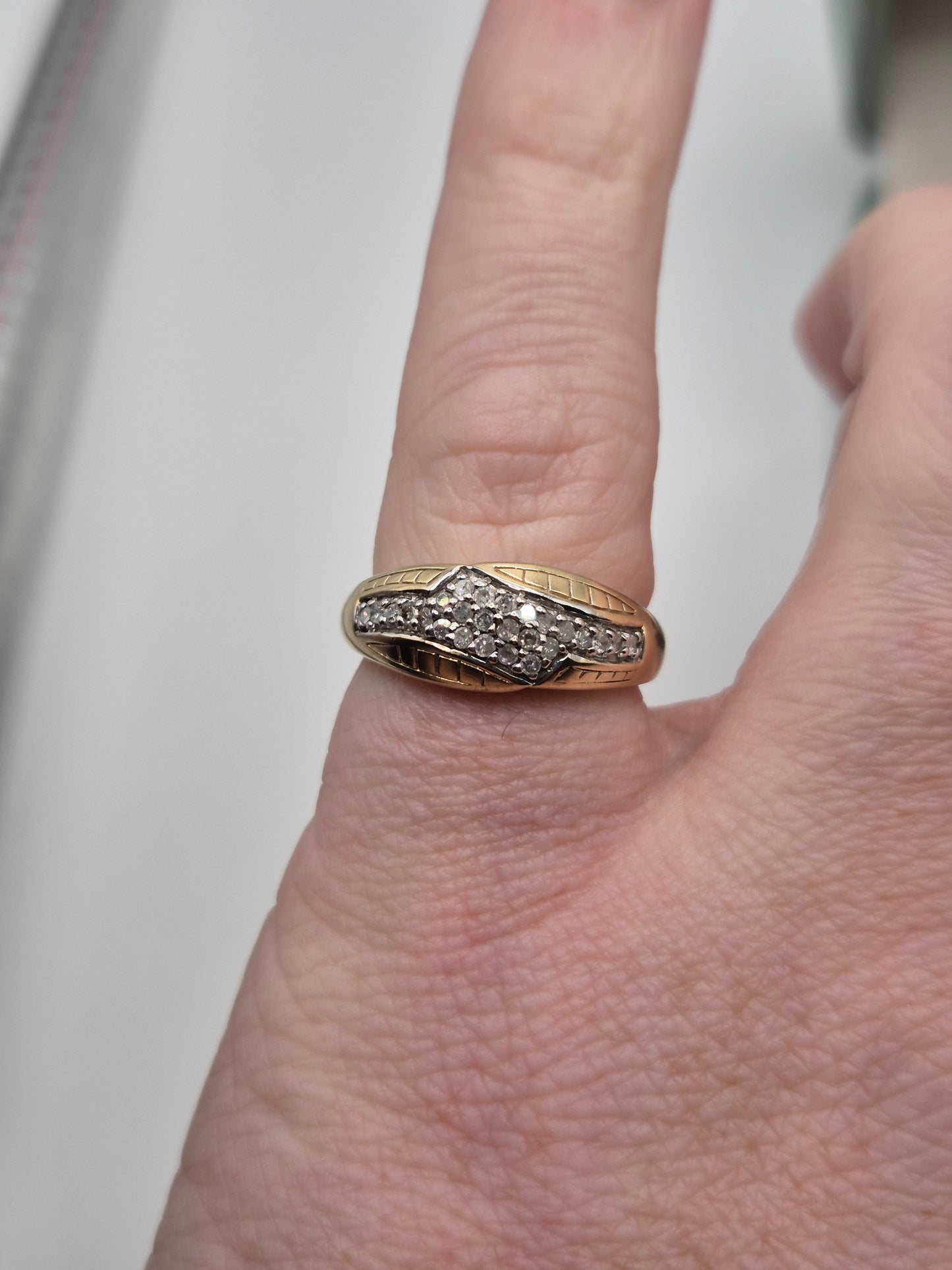 Heavy 9ct gold diamond cluster ring